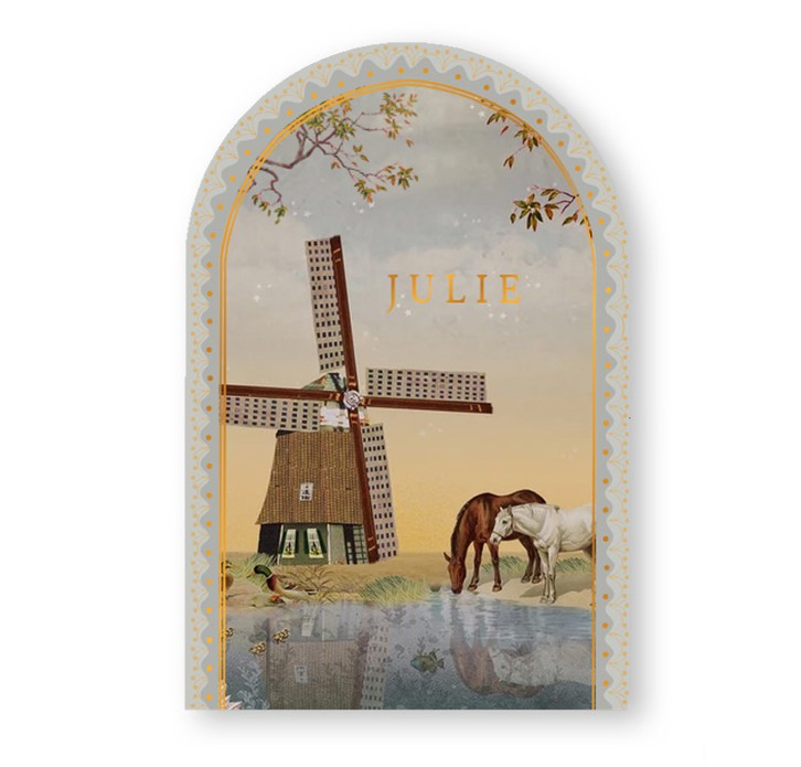 Geboortekaartje met weiland en molen in boogvorm. Een prachtige decoratieve rand maakt het een bijzonder geboortekaartje. Wil je het kaartje eens in het echt zien? Waarschijnlijk kan dat gratis!